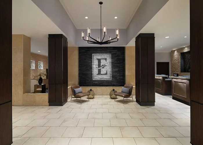 Embassy By Hilton Worth Downtown 4*