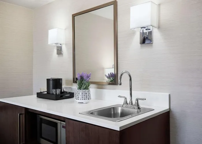Embassy By Hilton Worth Downtown Hotel 4*