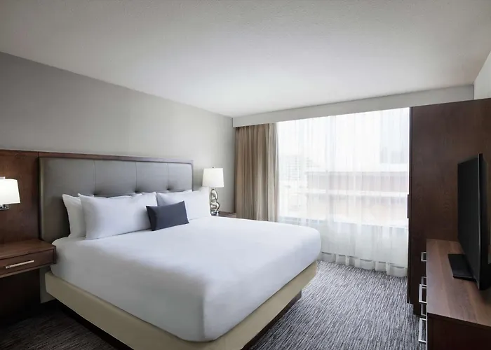Hotel Embassy By Hilton Worth Downtown 4*