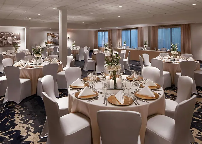 Embassy By Hilton Worth Downtown Hotel 4*