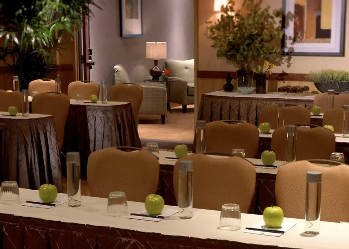 Embassy By Hilton Worth Downtown Hotel 4*