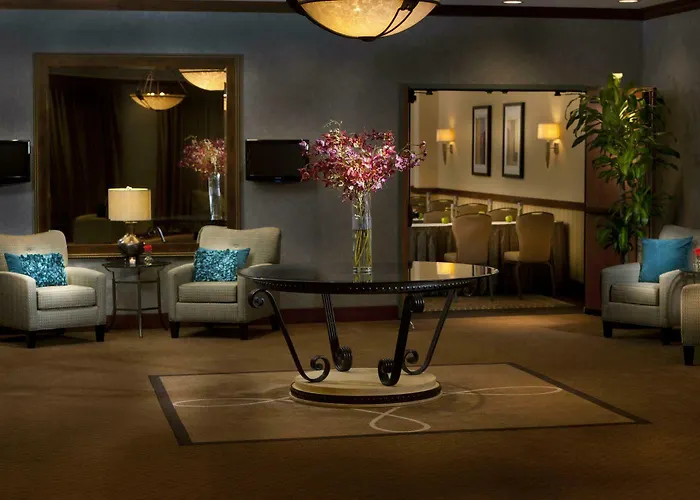 Embassy By Hilton Worth Downtown 4*